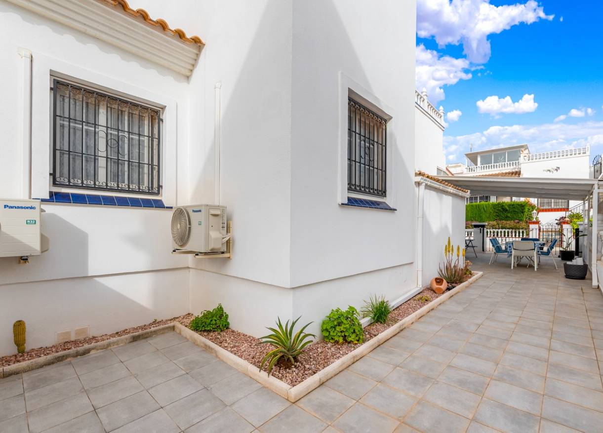 Bestaand - Townhouse / Semi-detached - Orihuela Costa - Playa Flamenca
