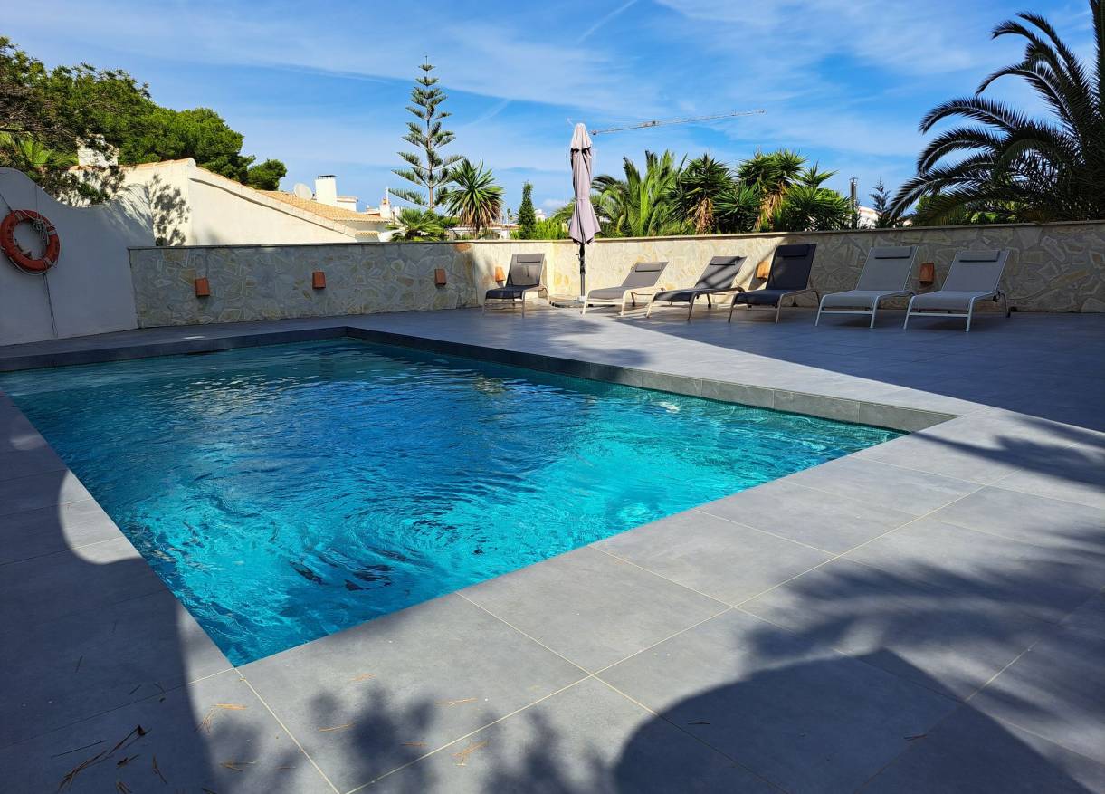 Bestaand - Villa - Jávea