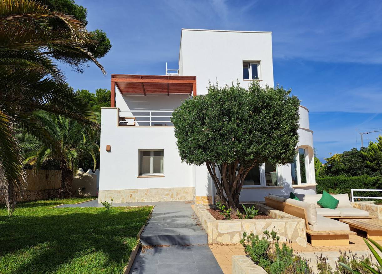 Bestaand - Villa - Jávea