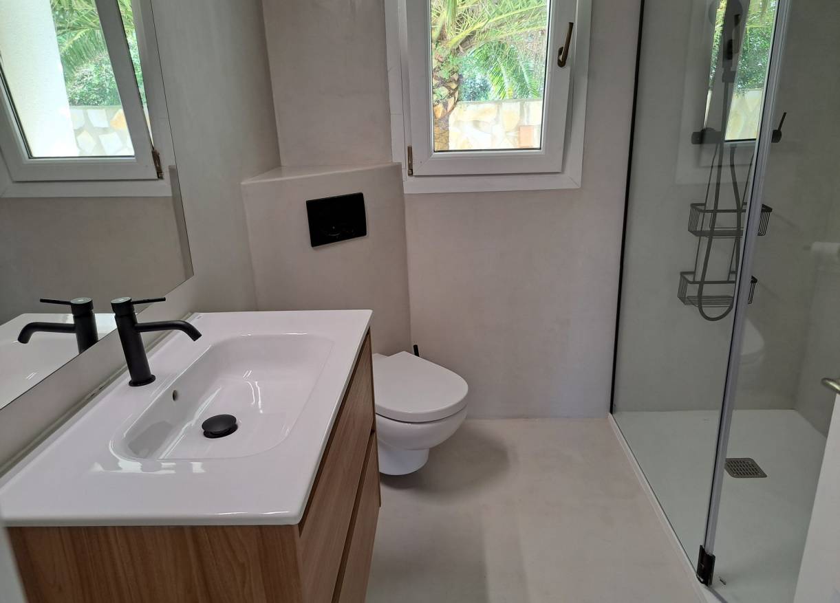Bestaand - Villa - Jávea