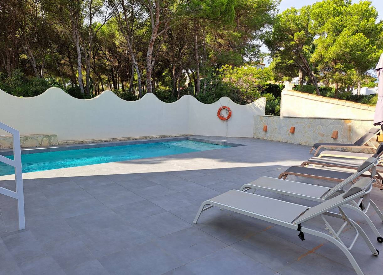 Bestaand - Villa - Jávea