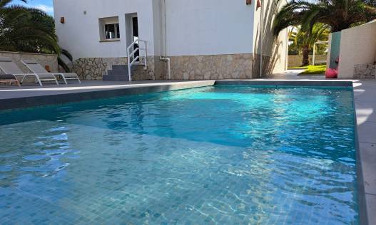 Bestaand - Villa - Jávea