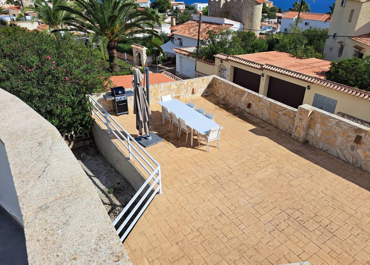 Bestaand - Villa - Jávea