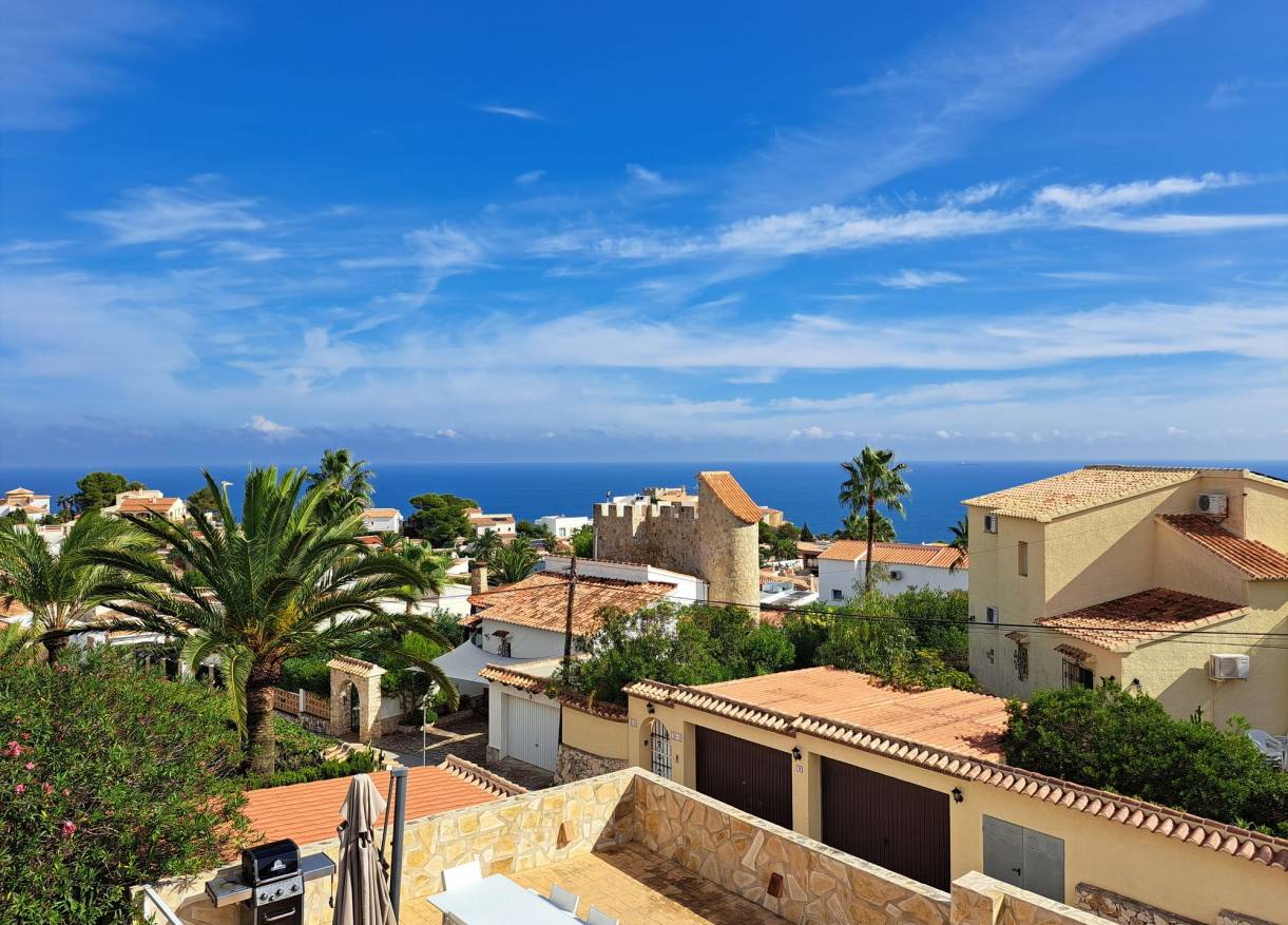 Bestaand - Villa - Jávea