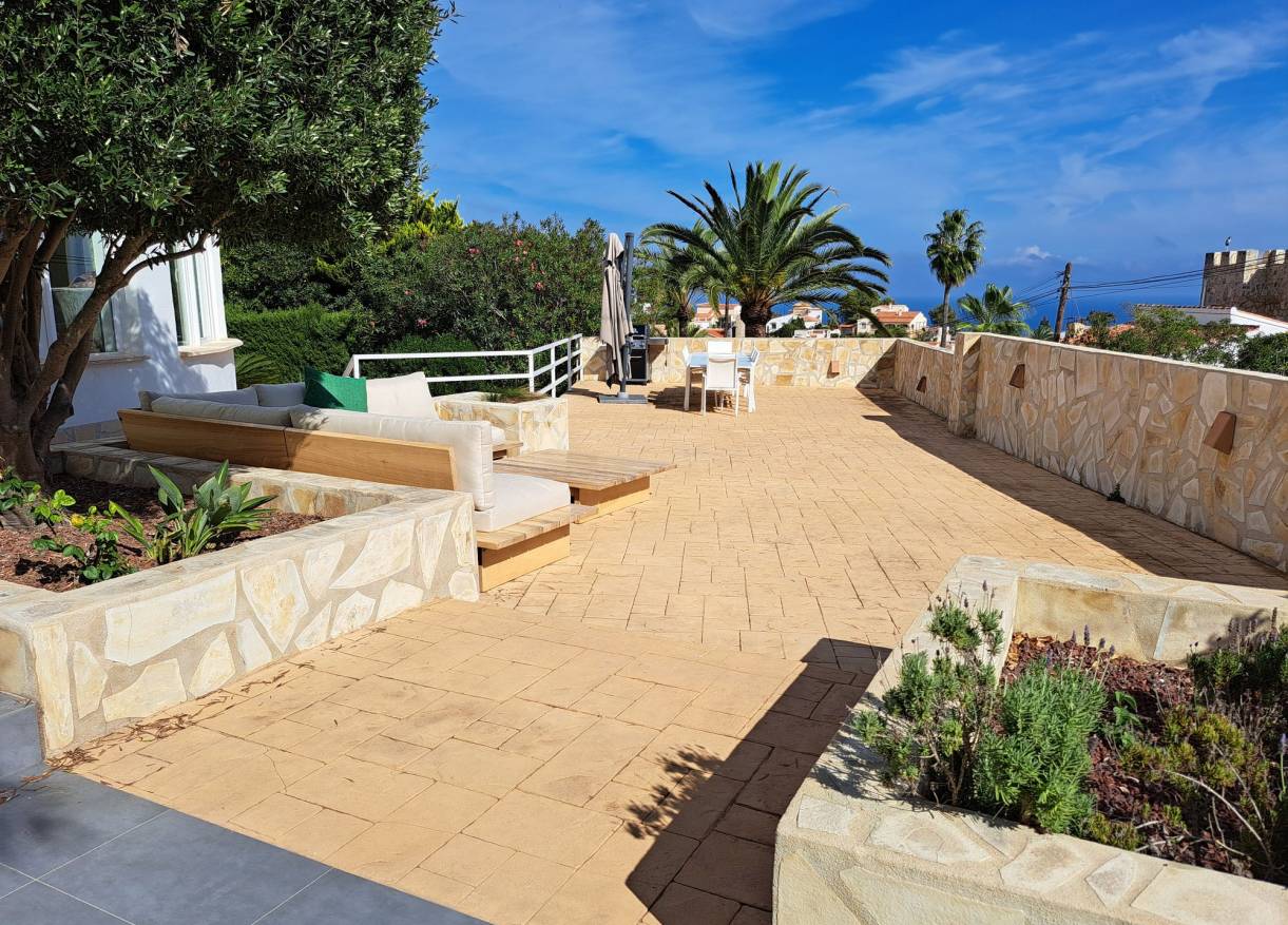 Bestaand - Villa - Jávea