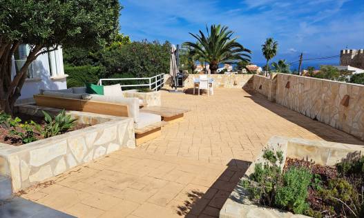 Bestaand - Villa - Jávea