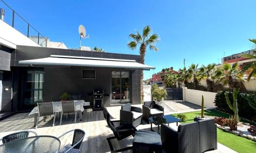 Bestaand - Townhouse / Semi-detached - Orihuela Costa - Villamartín-Las Filipinas