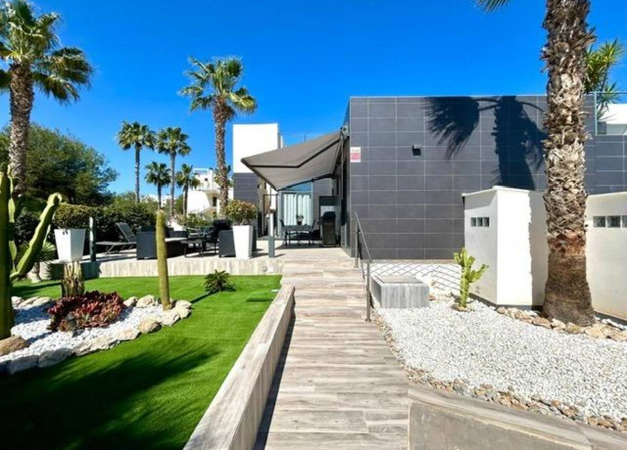 Bestaand - Townhouse / Semi-detached - Orihuela Costa - Villamartín-Las Filipinas