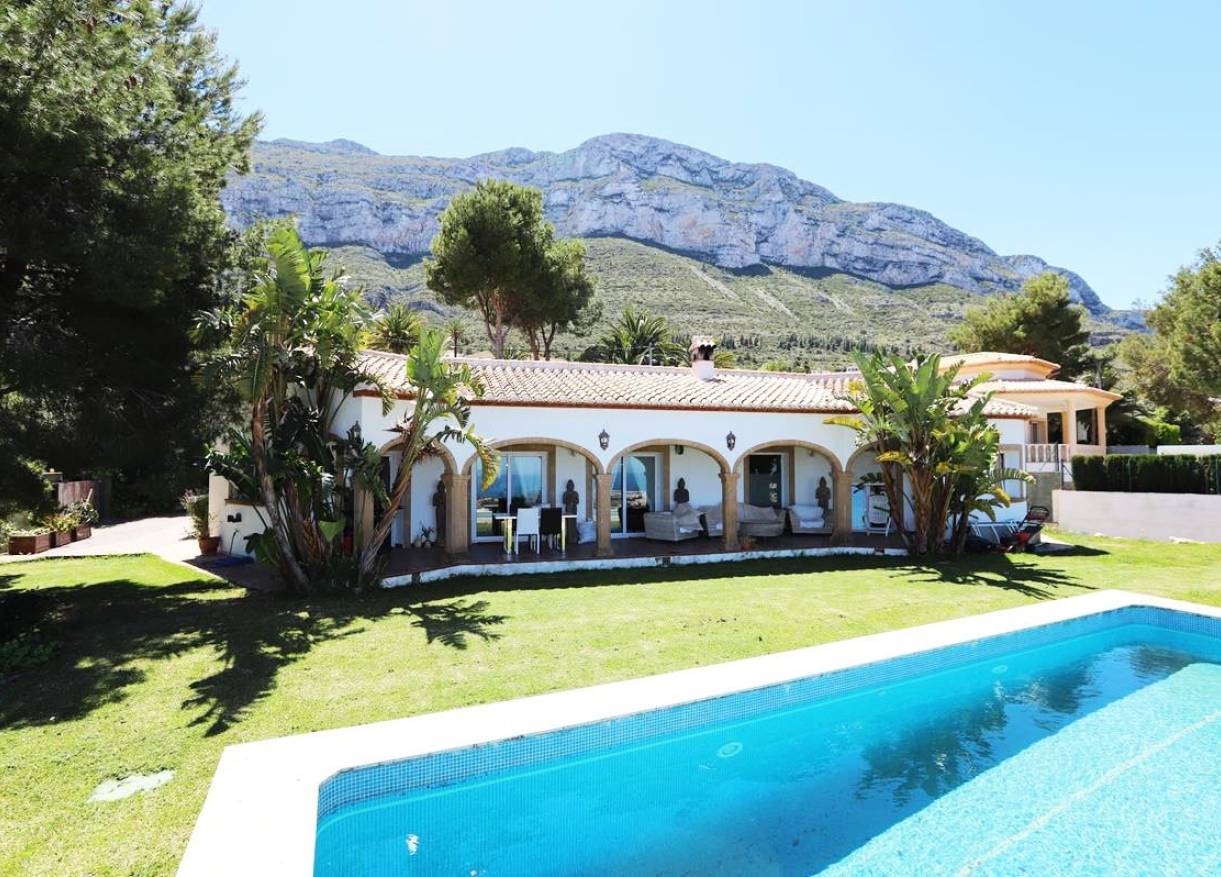 Bestaand - Villa - Denia