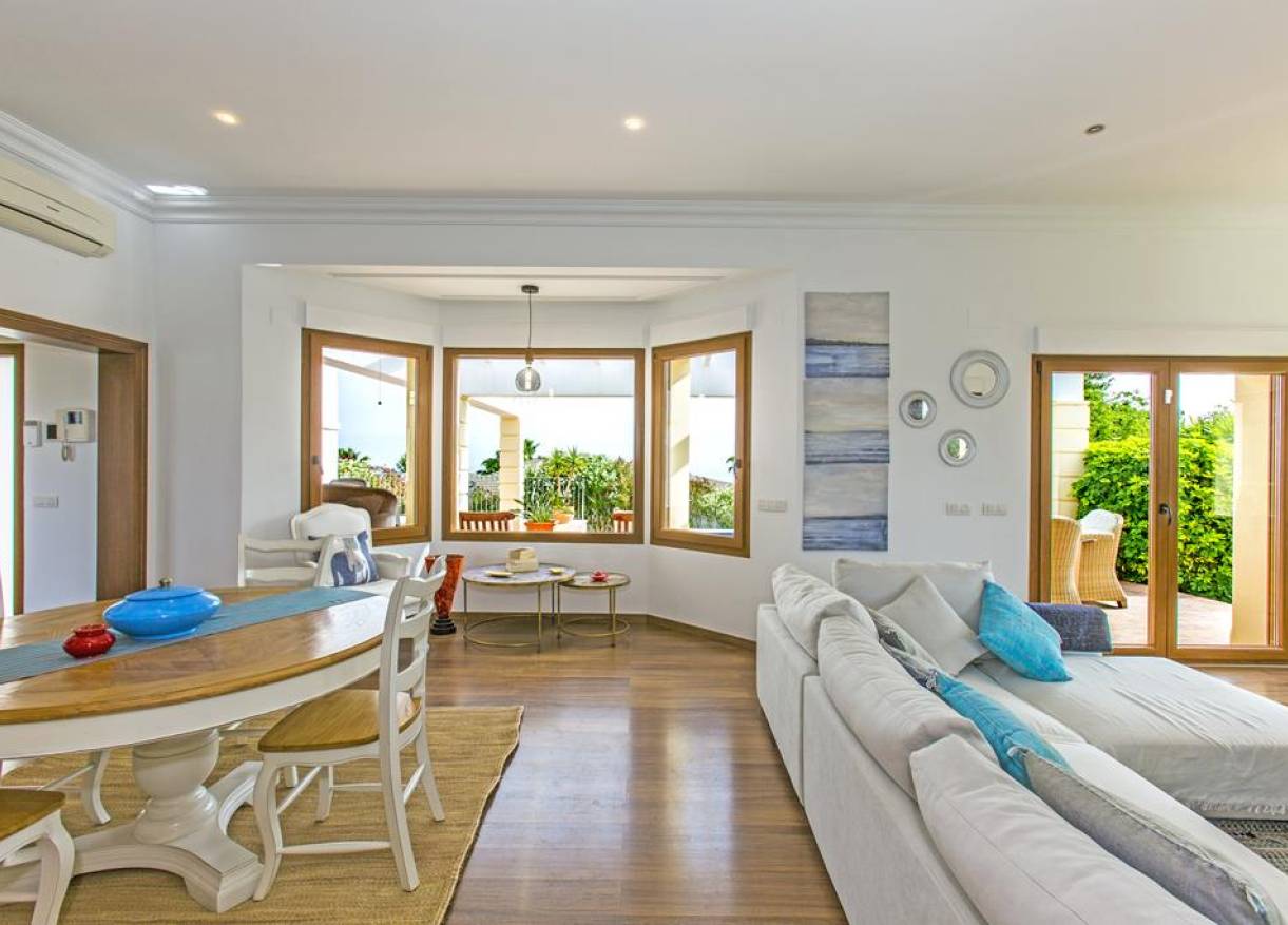 Bestaand - Villa - Denia