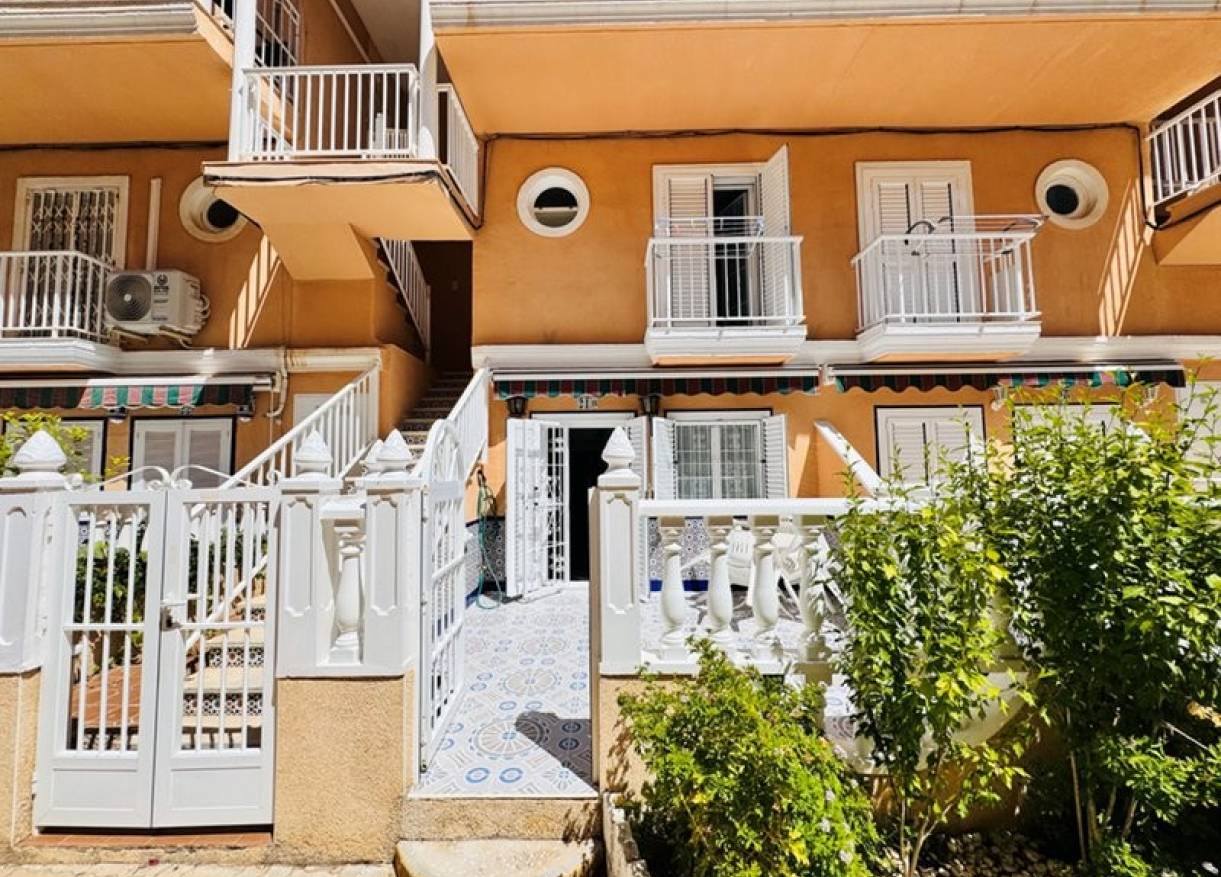 Bestaand - Townhouse / Semi-detached - La Mata - Puerto Romano