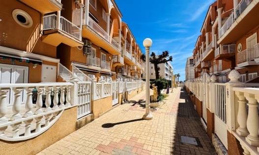 Bestaand - Townhouse / Semi-detached - La Mata - Puerto Romano