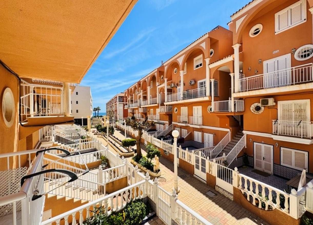 Bestaand - Townhouse / Semi-detached - La Mata - Puerto Romano
