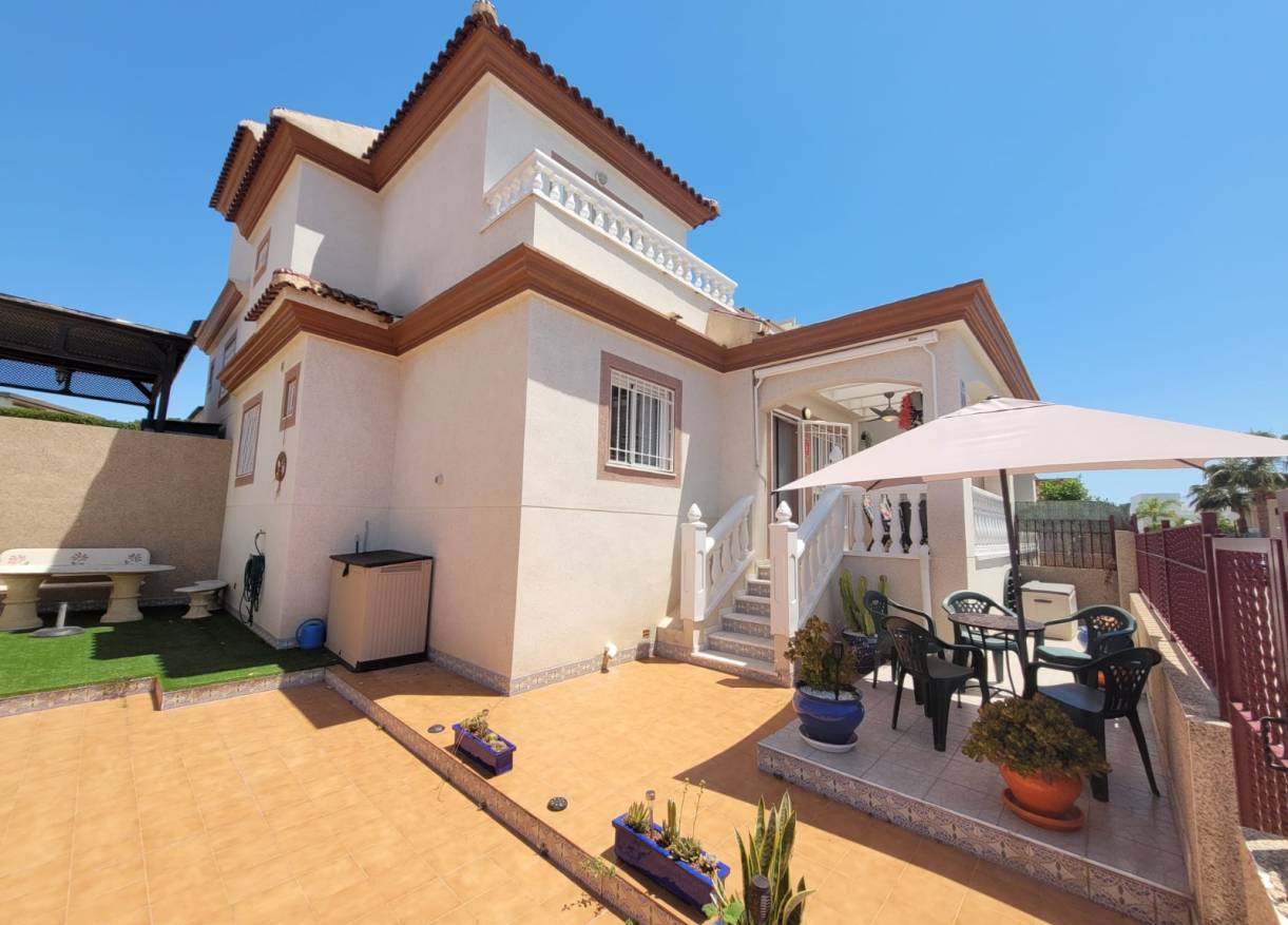 Vakantie verhuur - House - La Marina