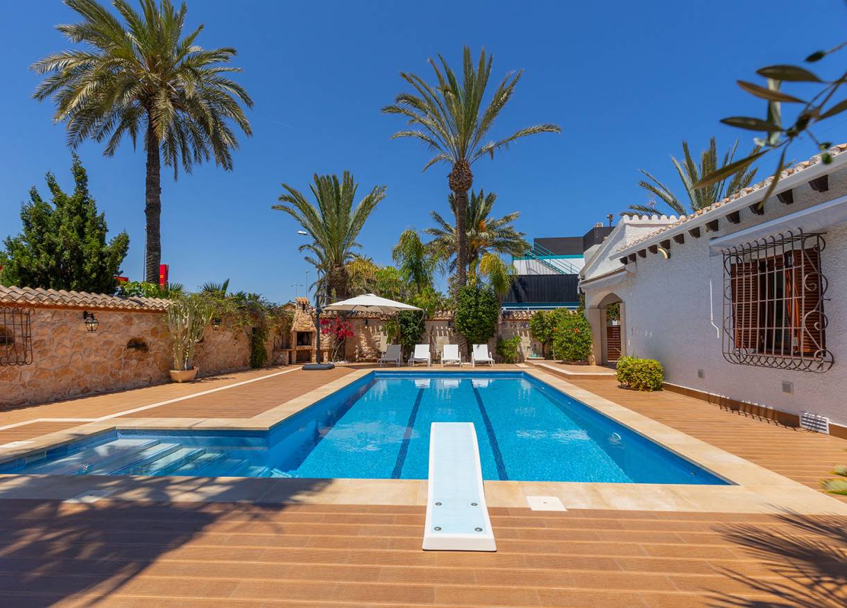 Bestaand - Villa - Orihuela Costa