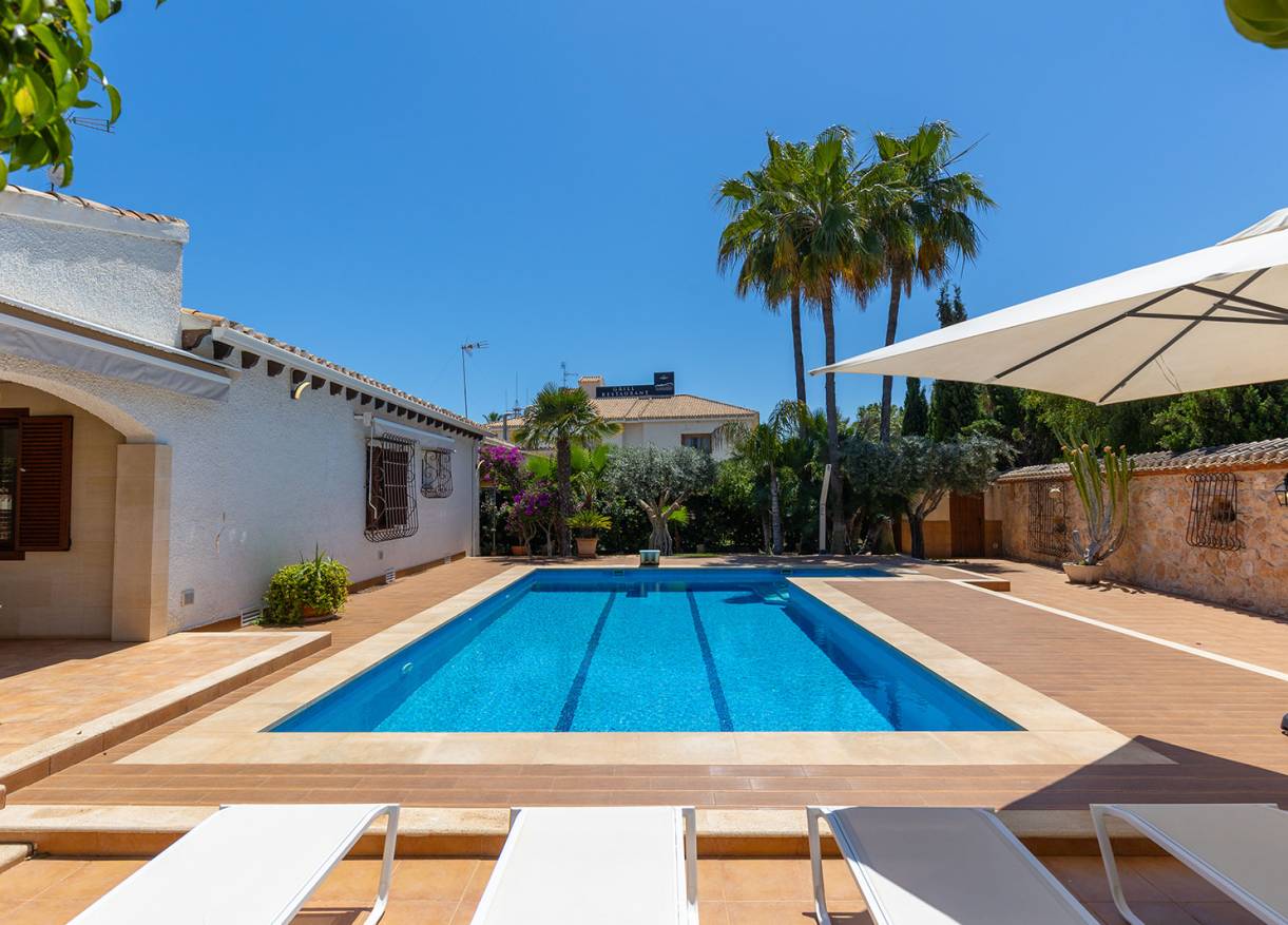 Bestaand - Villa - Orihuela Costa