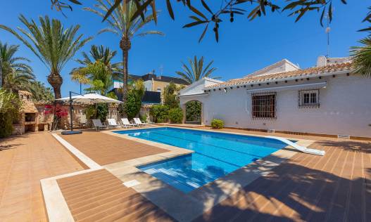 Bestaand - Villa - Orihuela Costa