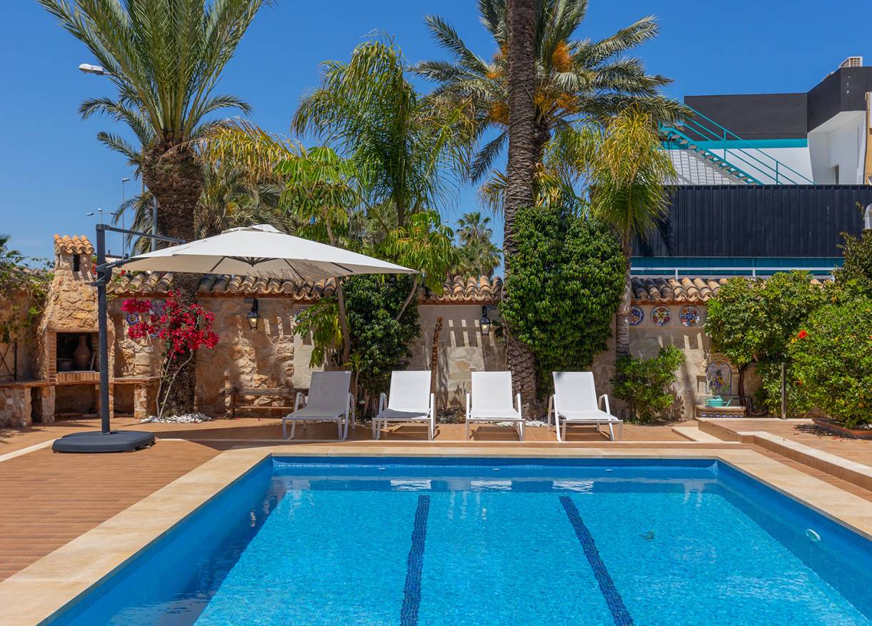 Bestaand - Villa - Orihuela Costa