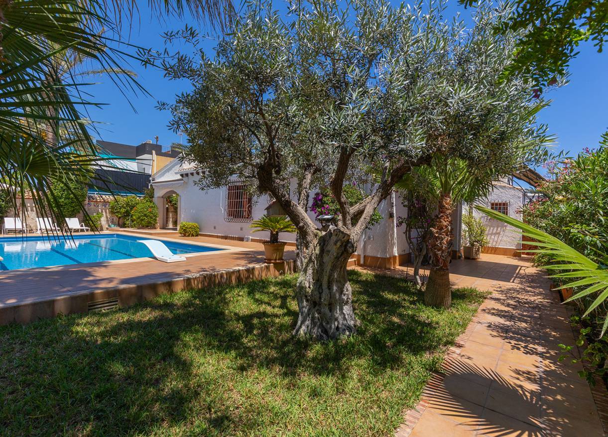 Bestaand - Villa - Orihuela Costa
