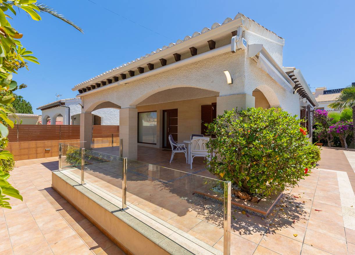 Bestaand - Villa - Orihuela Costa