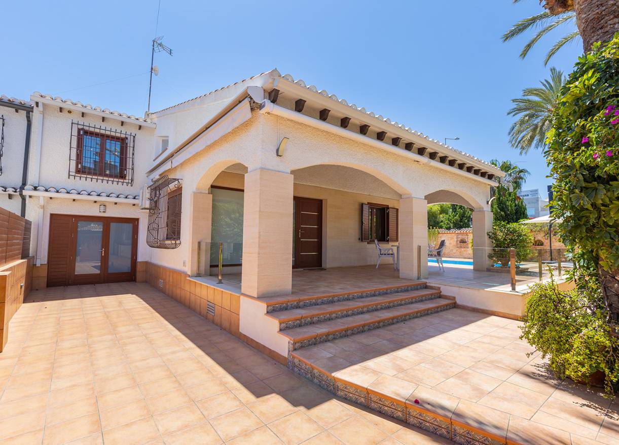 Bestaand - Villa - Orihuela Costa