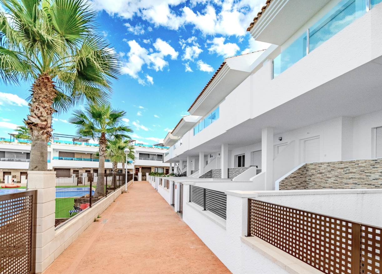 Bestaand - Townhouse / Semi-detached - Torrevieja - Los Balcones