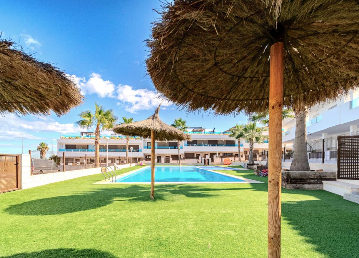 Bestaand - Townhouse / Semi-detached - Torrevieja - Los Balcones