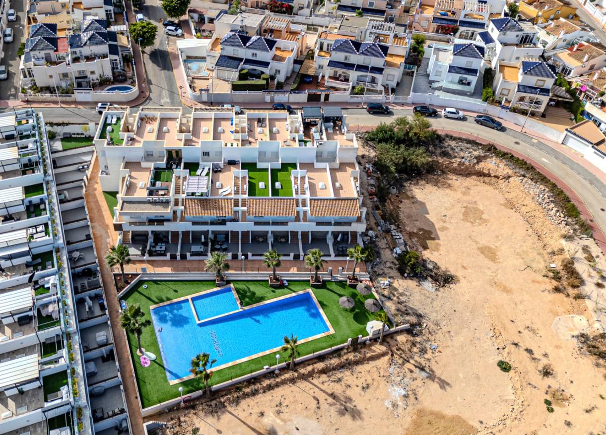 Bestaand - Townhouse / Semi-detached - Torrevieja - Los Balcones