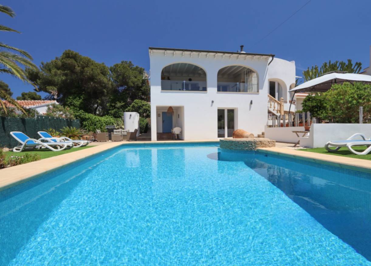 Bestaand - Villa - Jávea