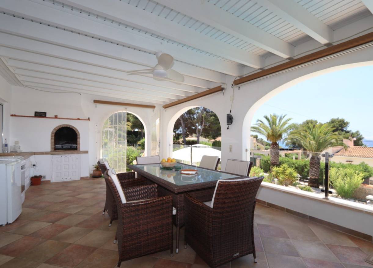 Bestaand - Villa - Jávea