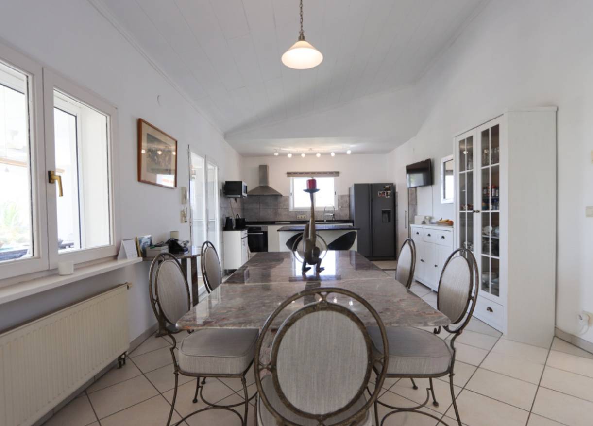 Bestaand - Villa - Jávea