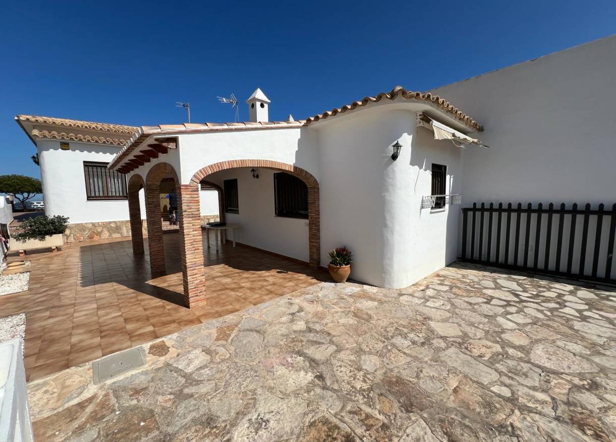 Bestaand - Townhouse / Semi-detached - Denia