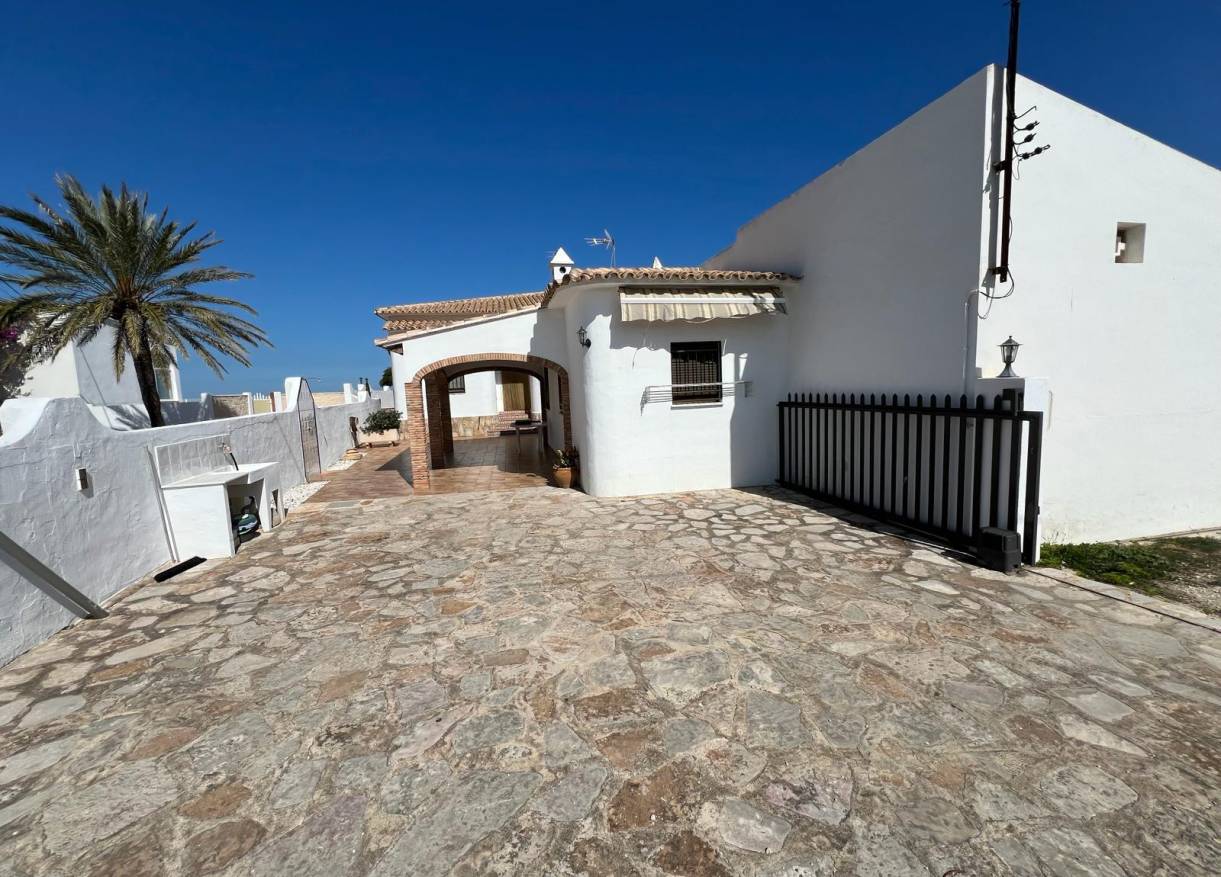 Bestaand - Townhouse / Semi-detached - Denia