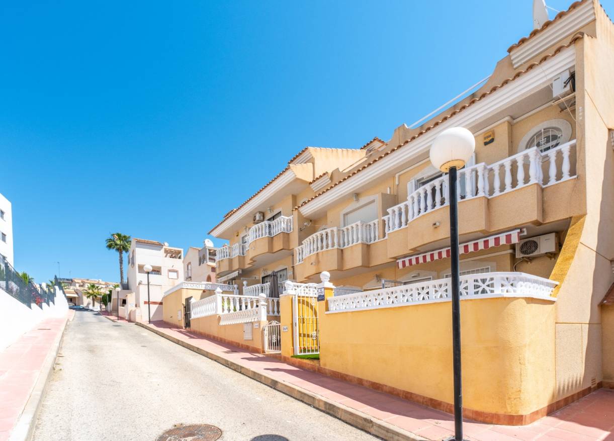 Bestaand - Townhouse / Semi-detached - Orihuela Costa - Villamartin