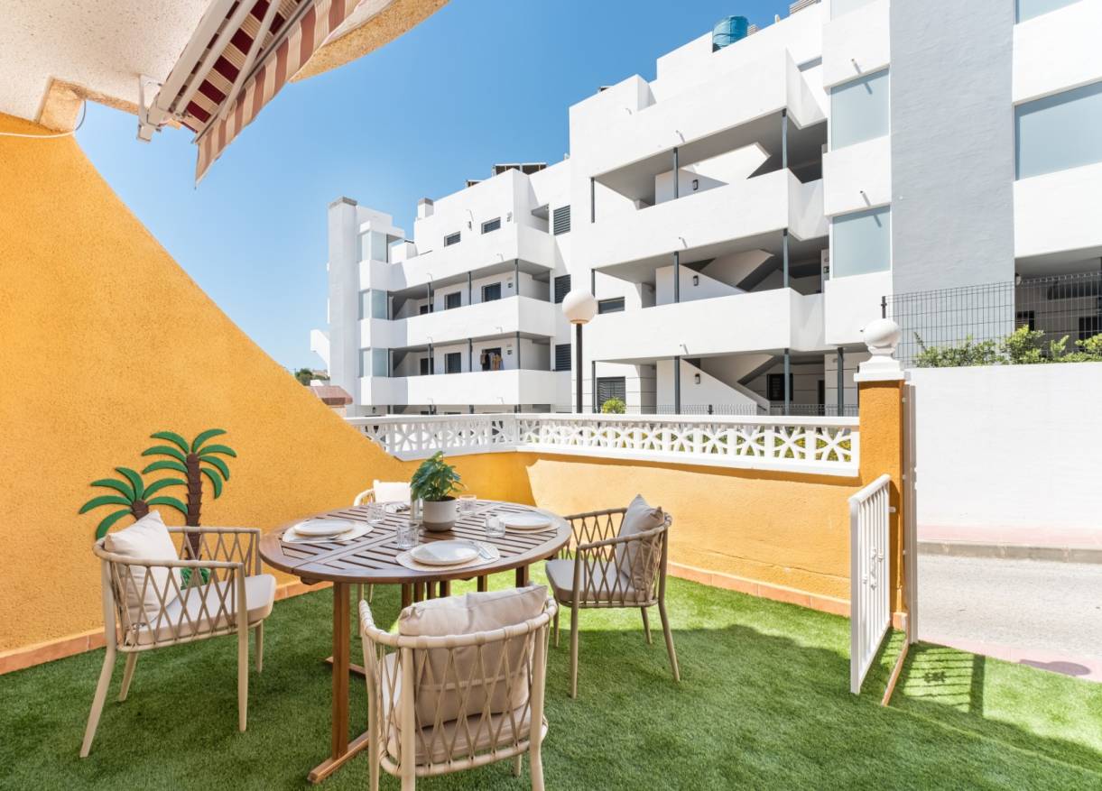 Bestaand - Townhouse / Semi-detached - Orihuela Costa - Villamartin