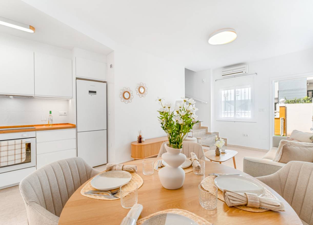 Bestaand - Townhouse / Semi-detached - Orihuela Costa - Villamartin