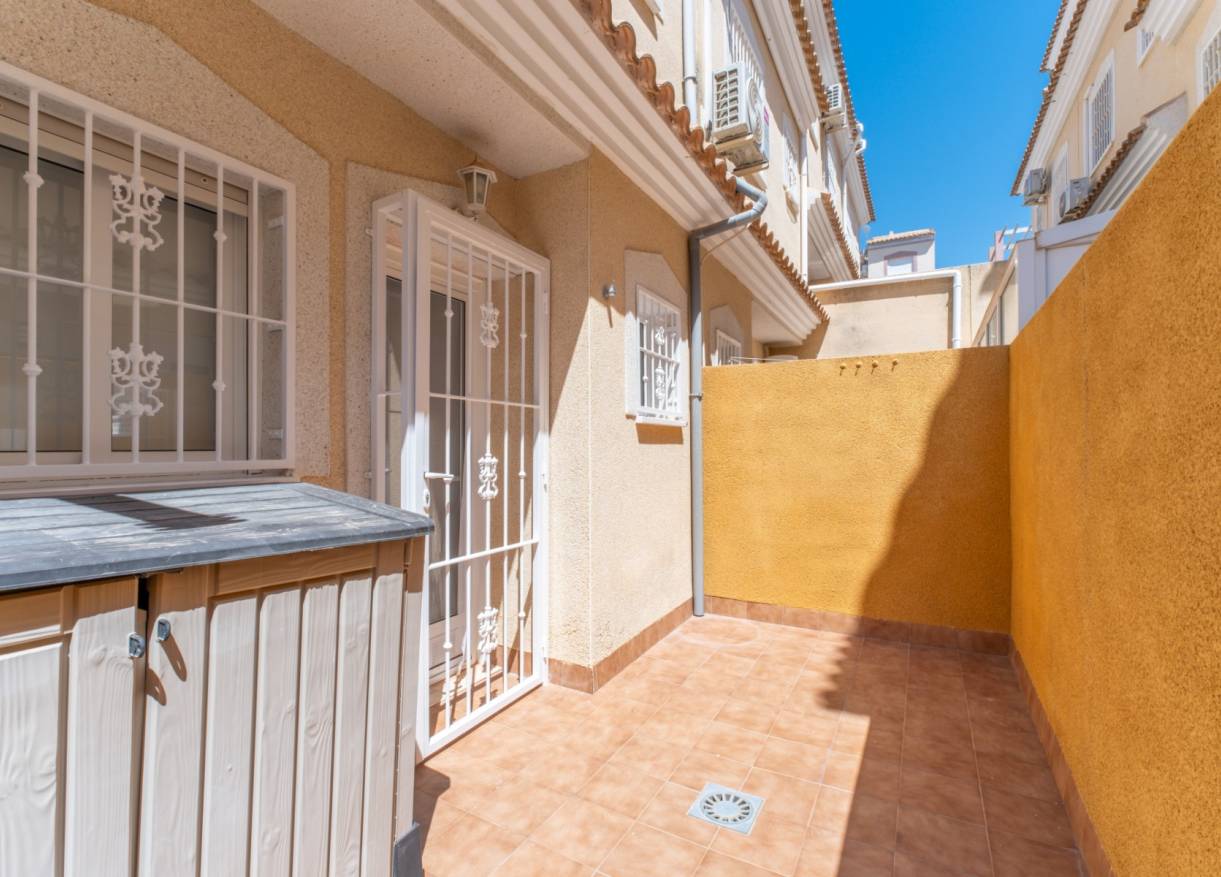Bestaand - Townhouse / Semi-detached - Orihuela Costa - Villamartin