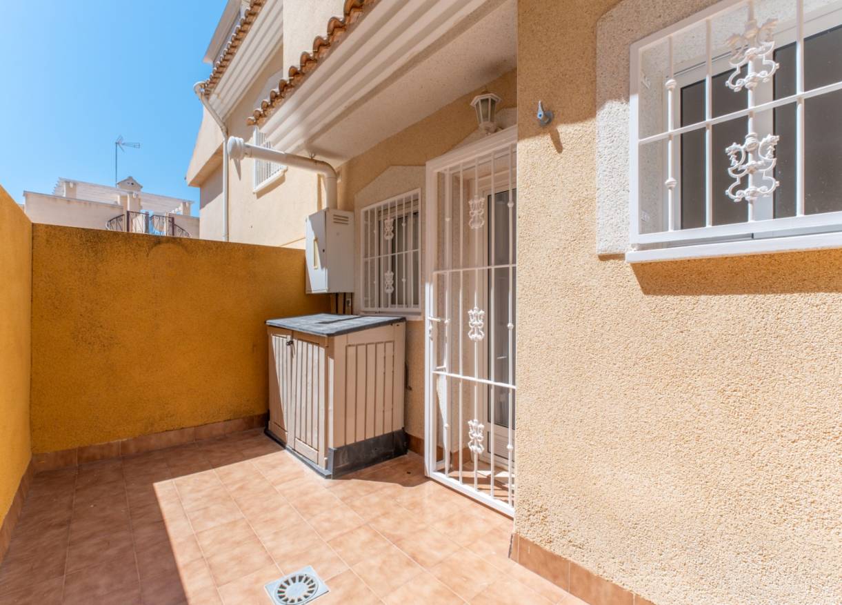 Bestaand - Townhouse / Semi-detached - Orihuela Costa - Villamartin