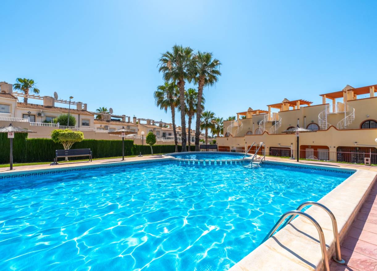 Bestaand - Townhouse / Semi-detached - Orihuela Costa - Villamartin
