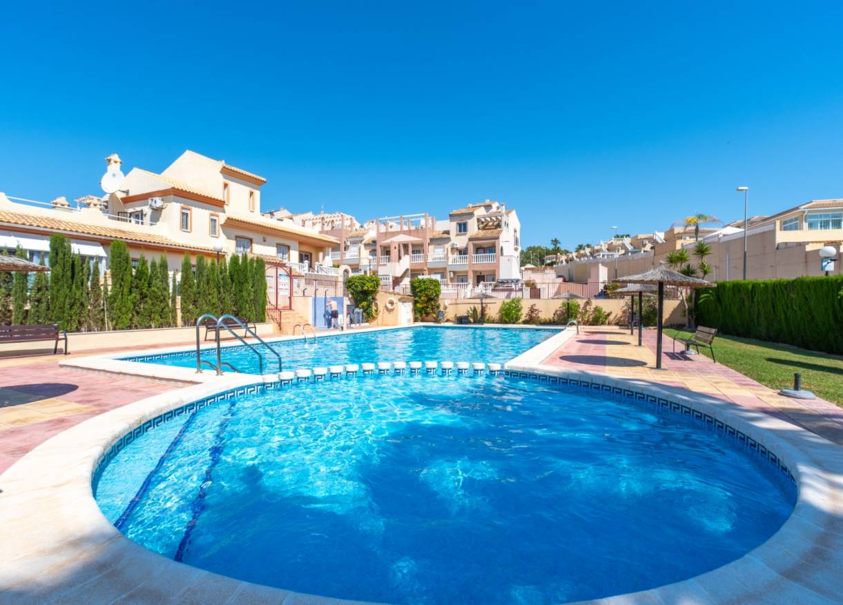 Bestaand - Townhouse / Semi-detached - Orihuela Costa - Villamartin