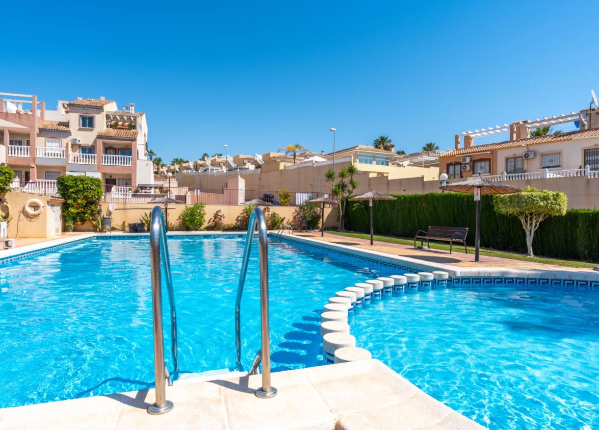 Bestaand - Townhouse / Semi-detached - Orihuela Costa - Villamartin