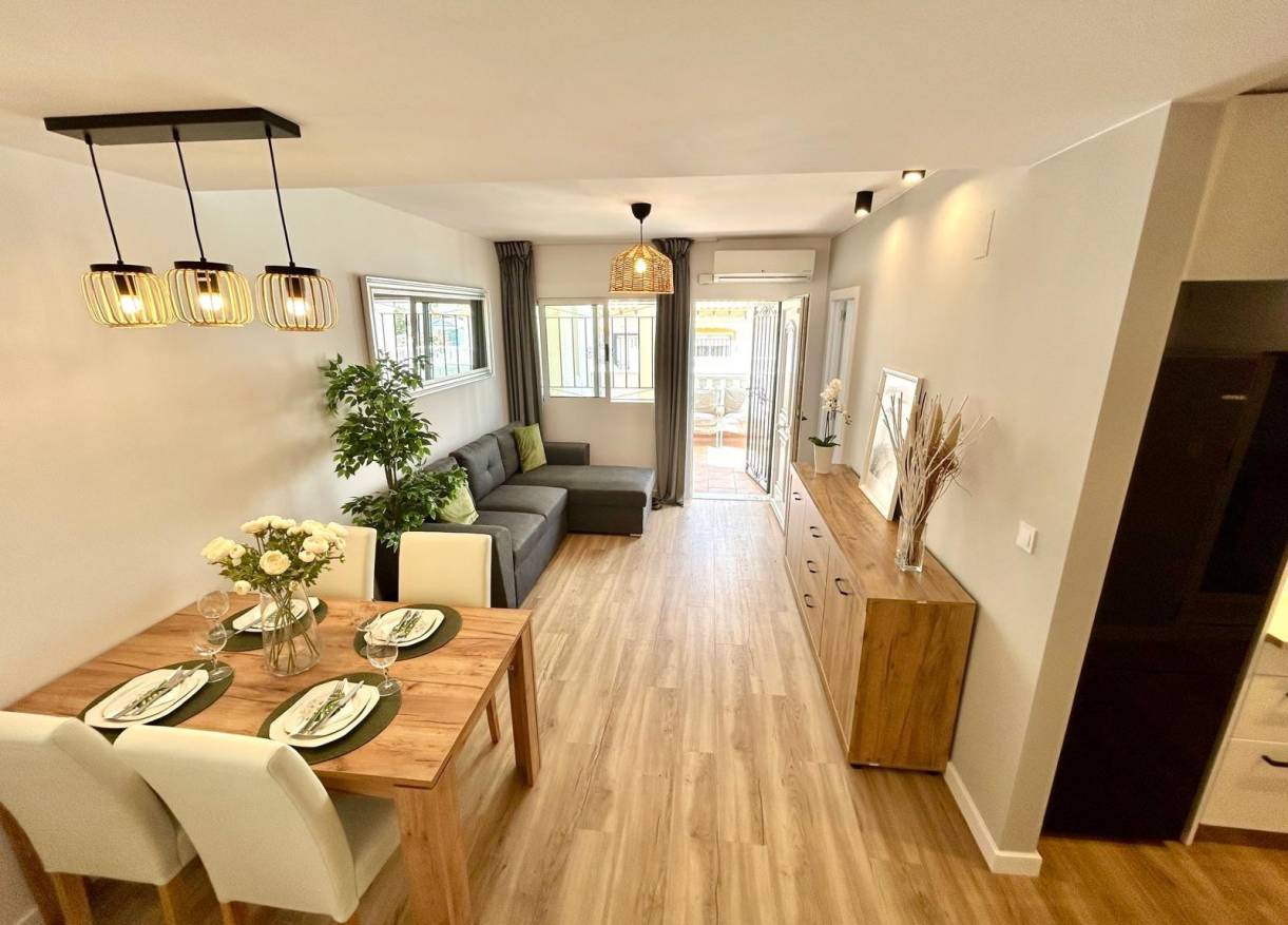 Bestaand - Townhouse / Semi-detached - Orihuela Costa - Urbanización Perla del Mar