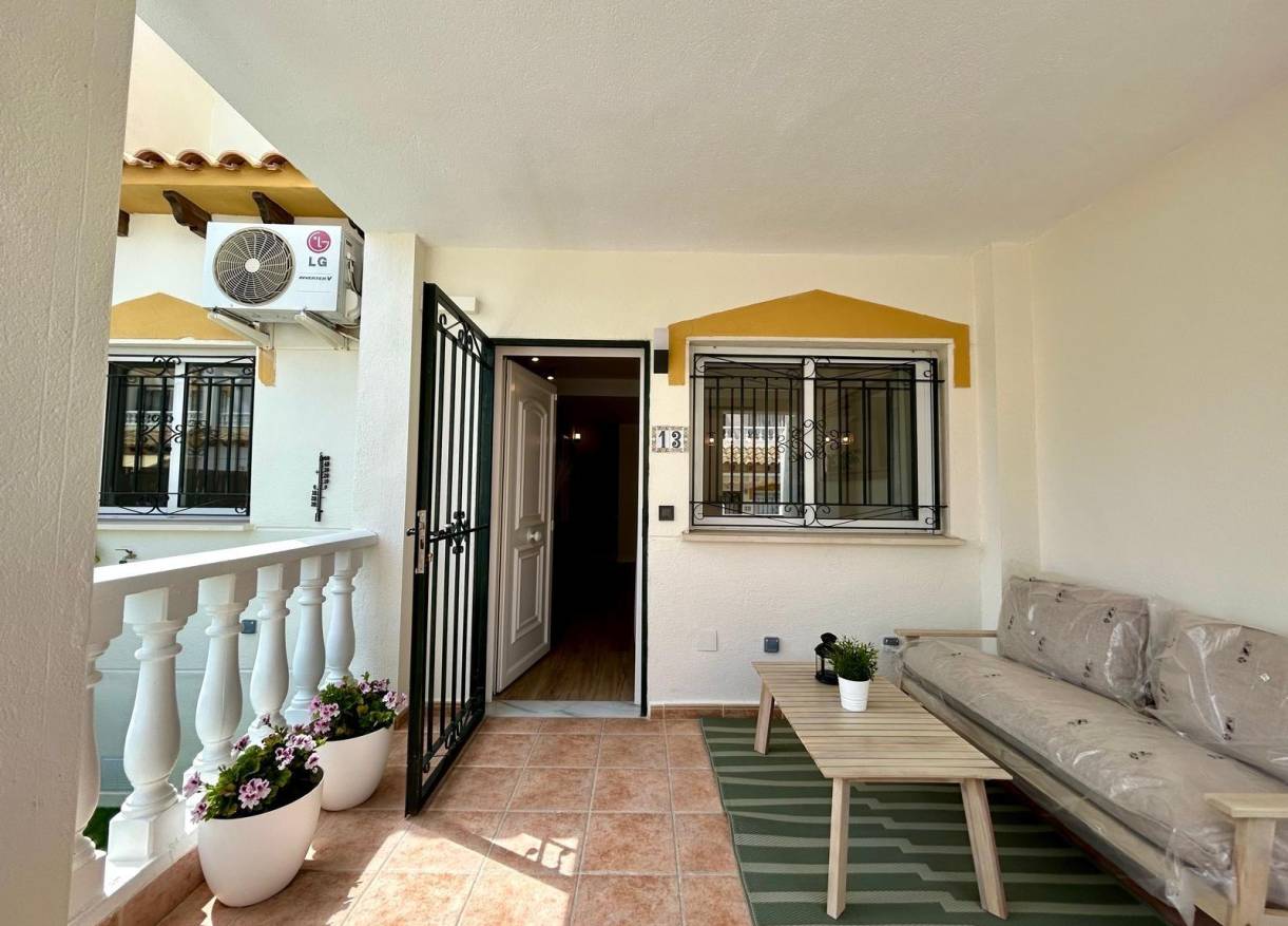 Bestaand - Townhouse / Semi-detached - Orihuela Costa - Urbanización Perla del Mar