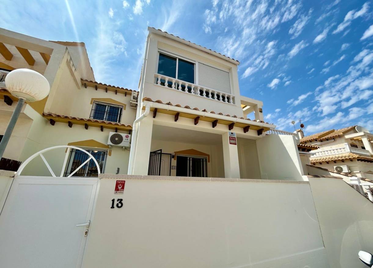 Bestaand - Townhouse / Semi-detached - Orihuela Costa - Urbanización Perla del Mar