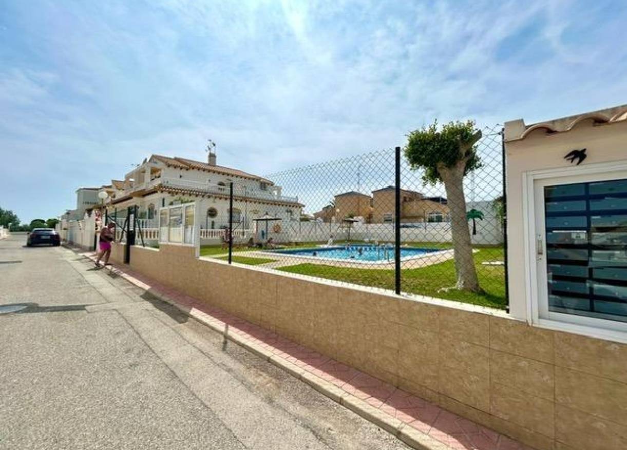 Bestaand - Townhouse / Semi-detached - Orihuela Costa - Urbanización Perla del Mar