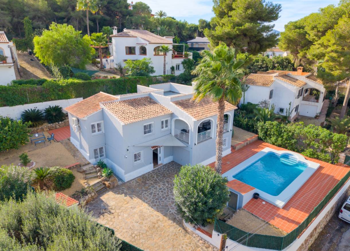 Bestaand - Villa - Jávea