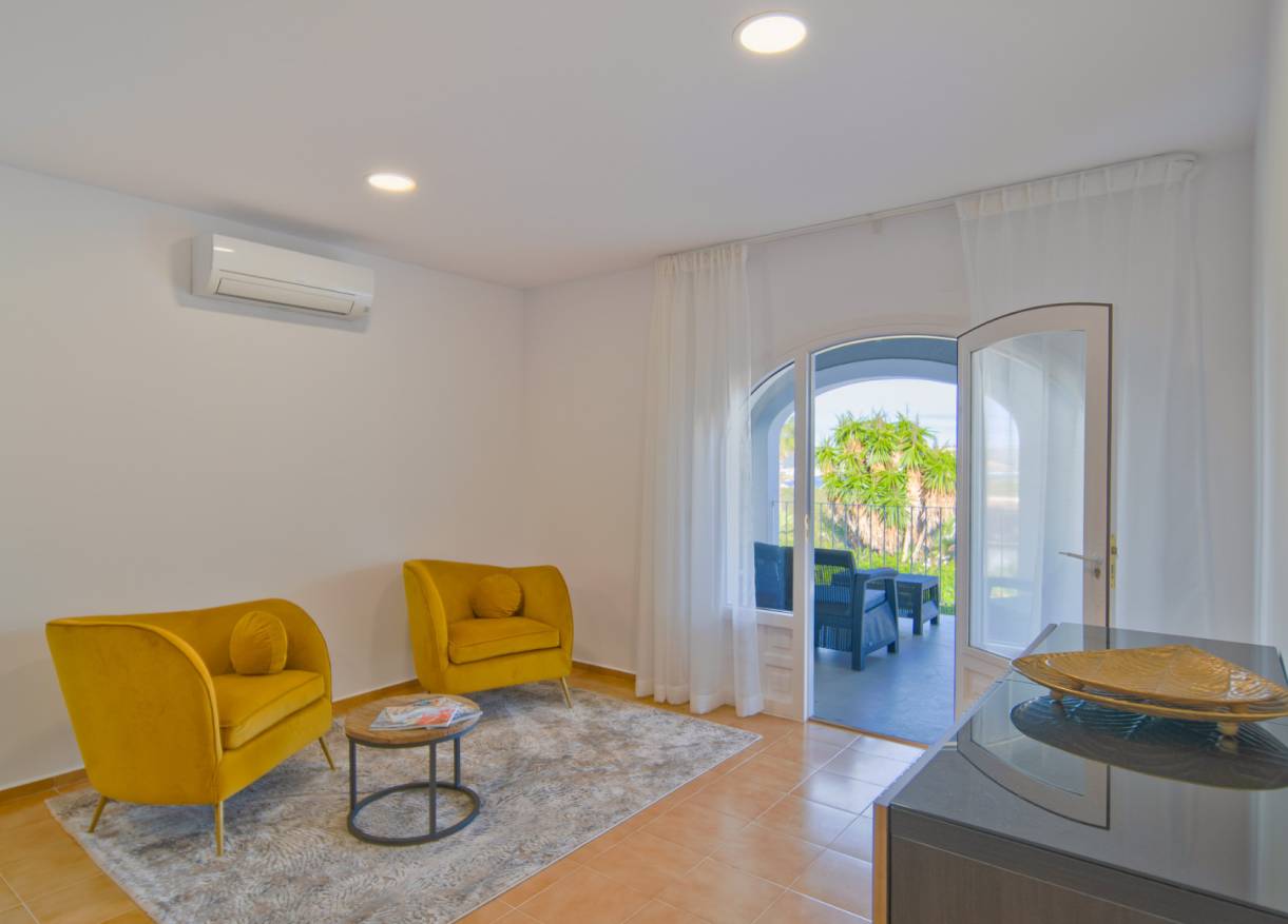 Bestaand - Villa - Jávea
