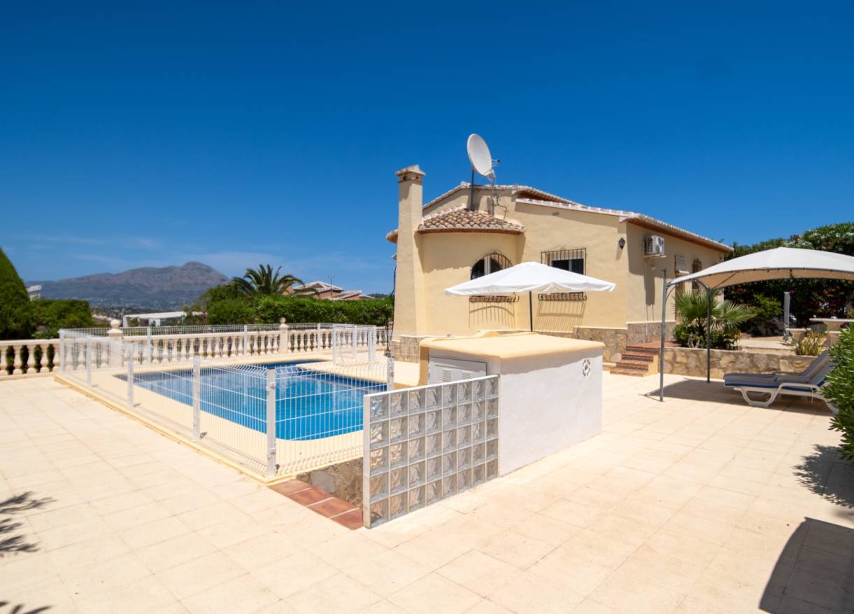 Bestaand - Villa - Jávea