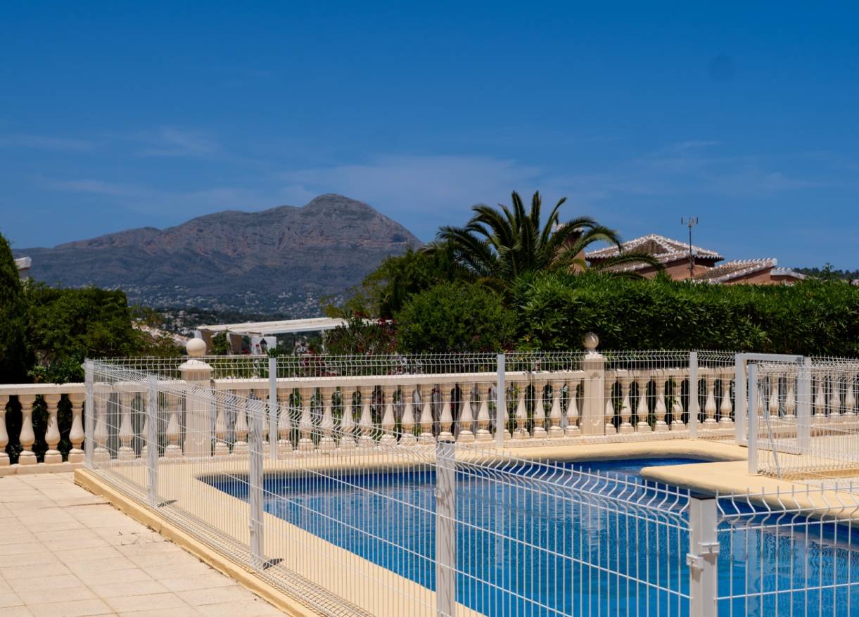 Bestaand - Villa - Jávea