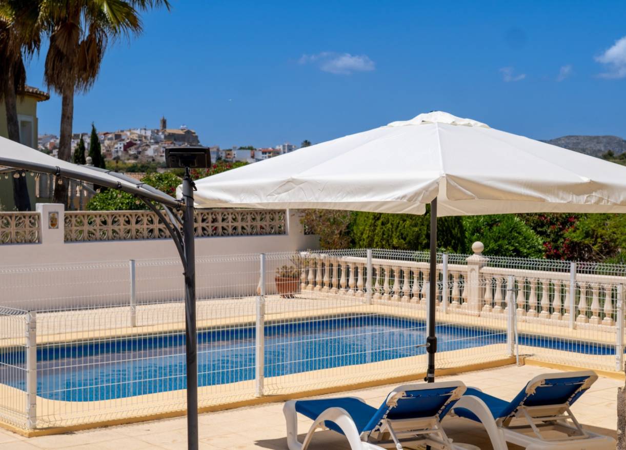 Bestaand - Villa - Jávea